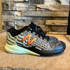 New Balance 996 tennis shoes women’s size 6- like new, only worn once inside